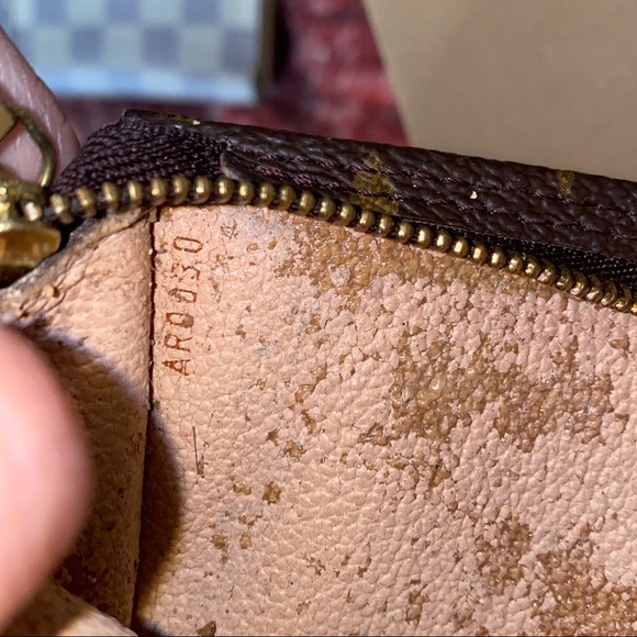 Louis Vuitton zipper pouch! - Picture 7 of 7